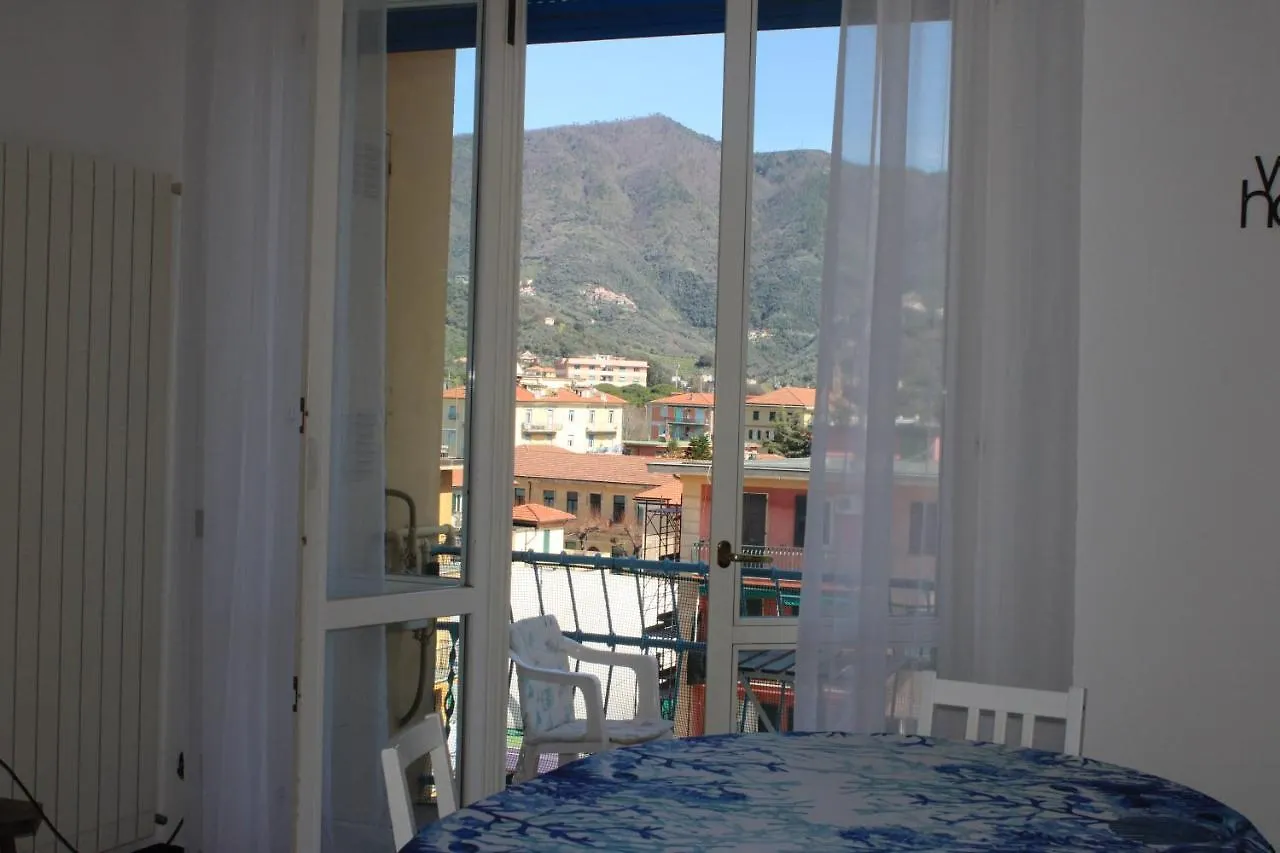 Apartment Appartamento Sunflower Levanto