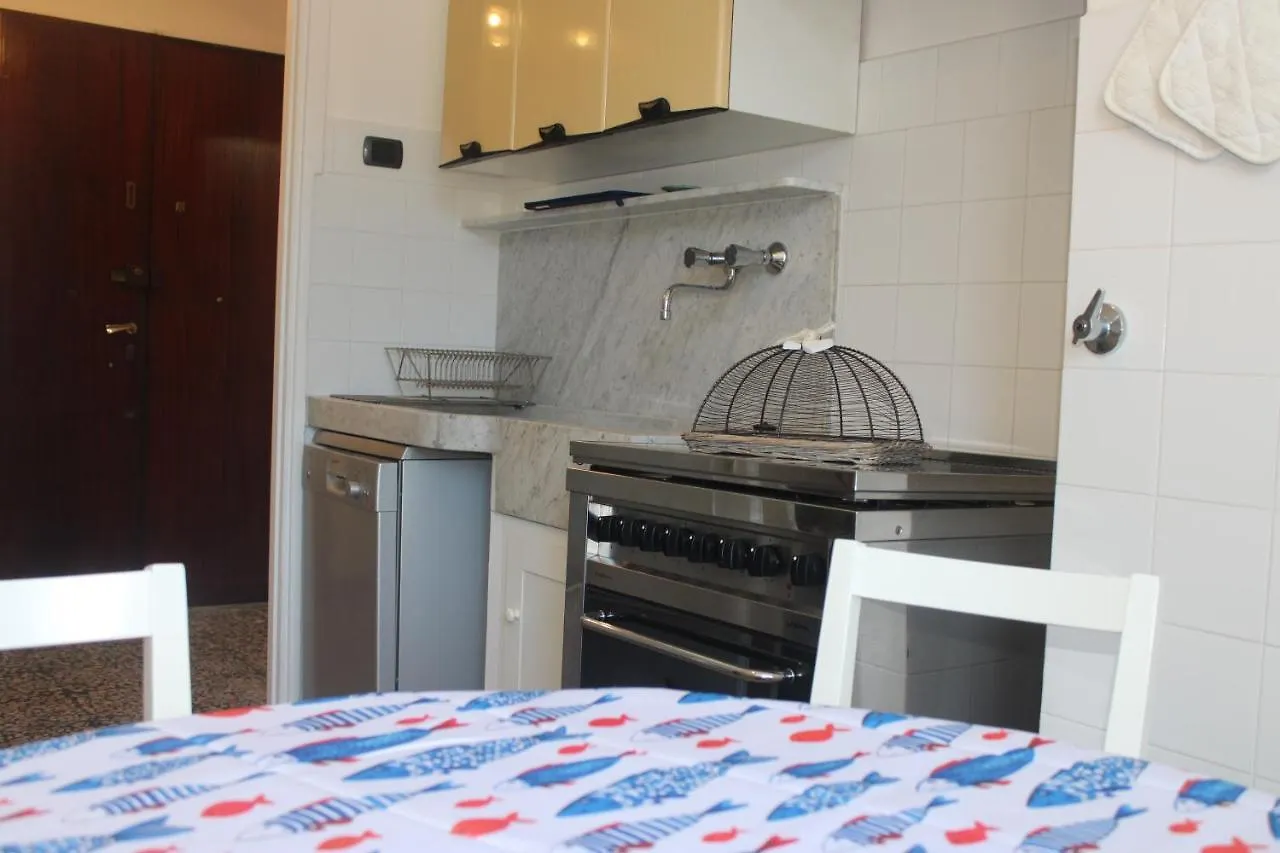 Appartamento Sunflower Levanto 0*,